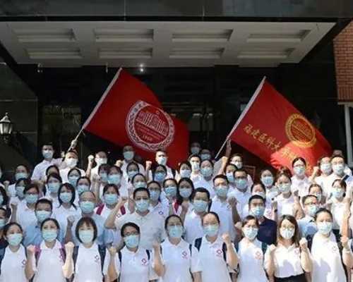 包成功包男孩,陕西单角子宫患者做试管最权威医院排名，附2026试管费用全新解